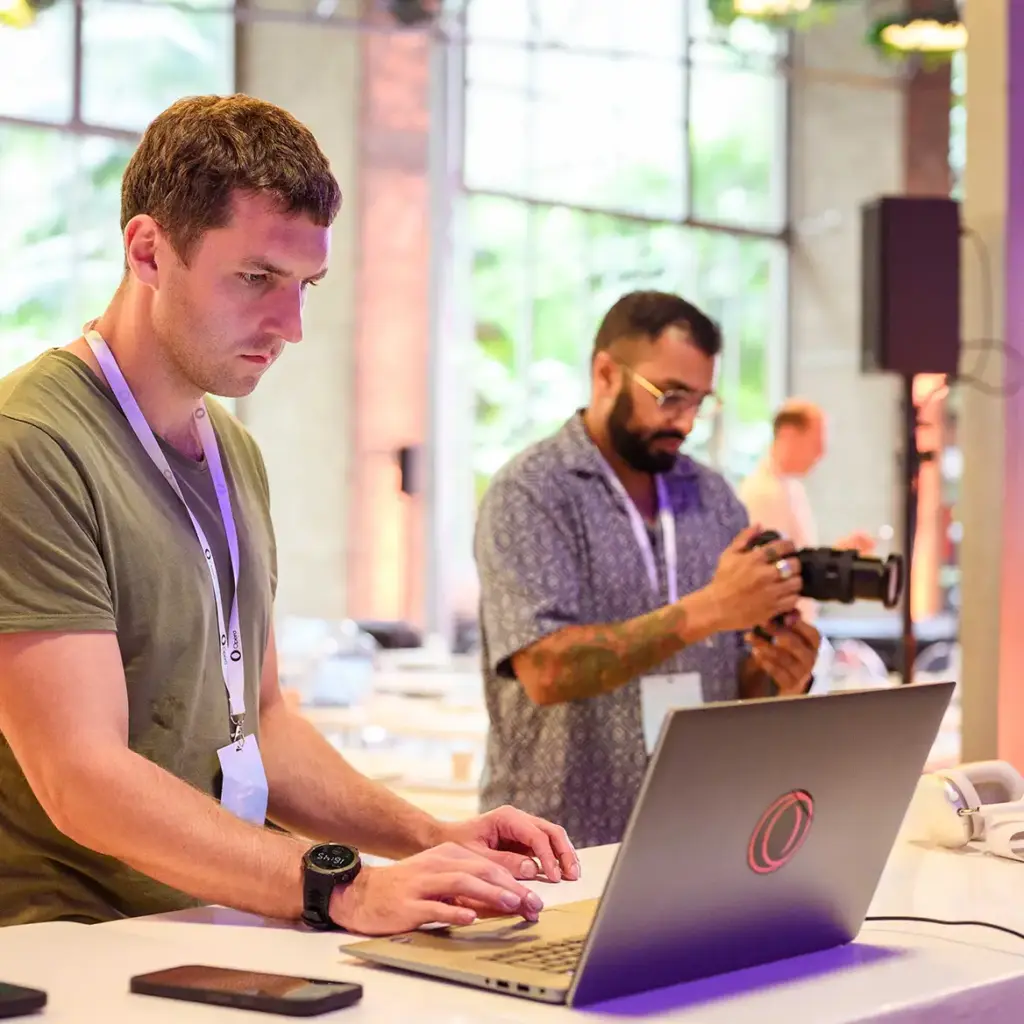 Browser days media event guests searches on laptop